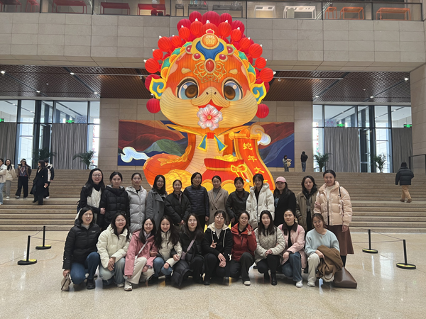 感悟工匠精神，綻放巾幗芳華——農(nóng)墾中心開展慶“三八”主題活動